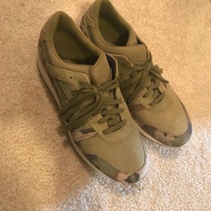 Ascics Gel Lyte shoes